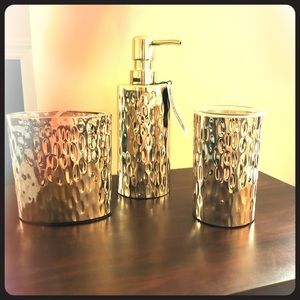 Gold bathroom set